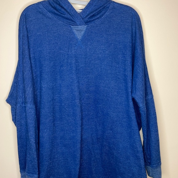 The North Face Tops - The North Face Heathered Blue Lightweight Hoodie Tunic Size M